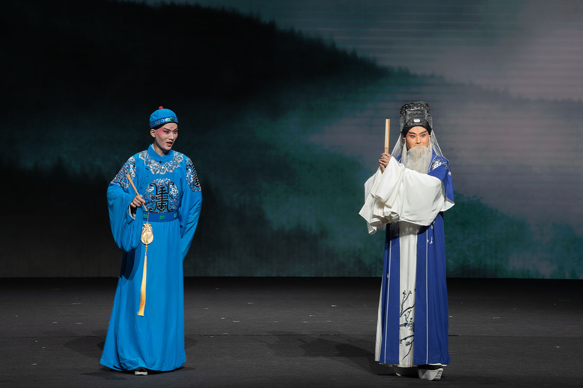 2019年7月15日,江苏苏州,"青年版"昆剧《顾炎武》上演.