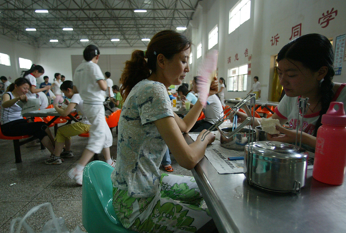 2020年重庆女生在汽修学校学什么好