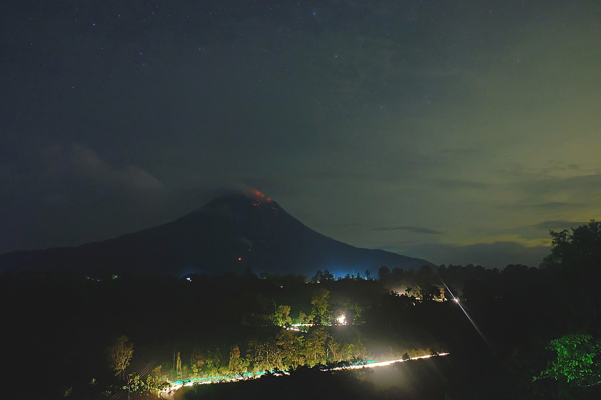 Gambar Gunung Sinabung - Foto dan Gambar Menakjubkan
