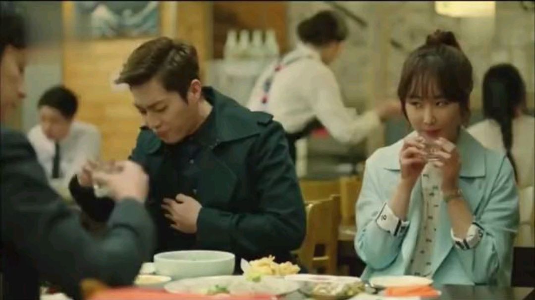 韩国人吃生鱼片,看着好过瘾