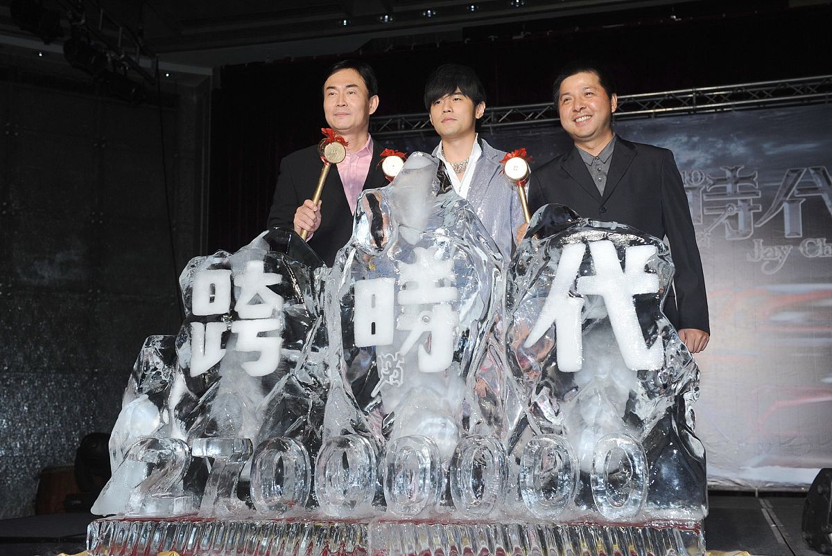 2010年8月7日讯,周杰伦的最新专辑《跨时代》.周杰伦,索尼娱乐大中华