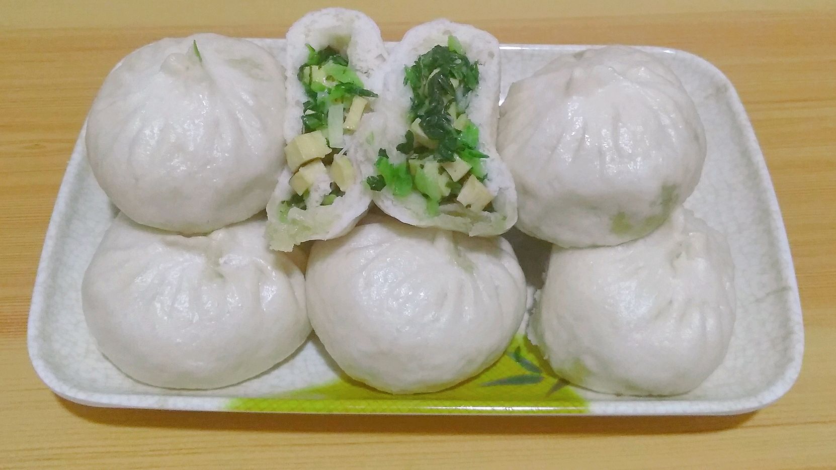 3元钱的油菜蒸一锅素包子,记住窍门,松软鲜香,翠绿不变黄