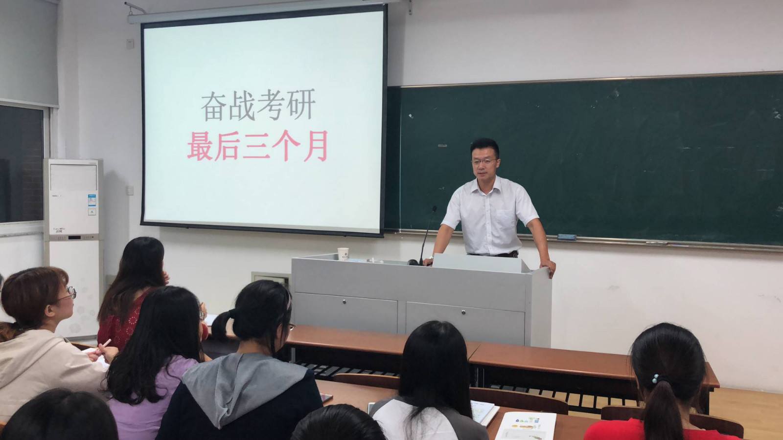 研究生考公务员值得吗?这5个专业最适合公考