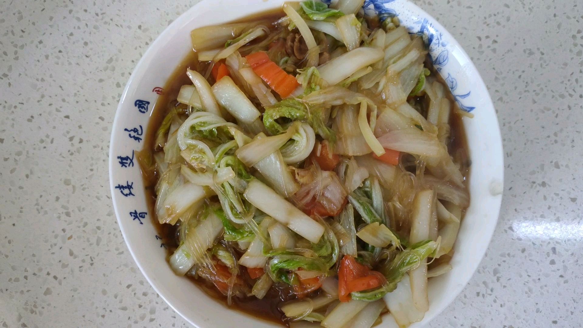 天冷了,斌姐教你猪肉白菜炒粉条,做法简单,好吃又下饭