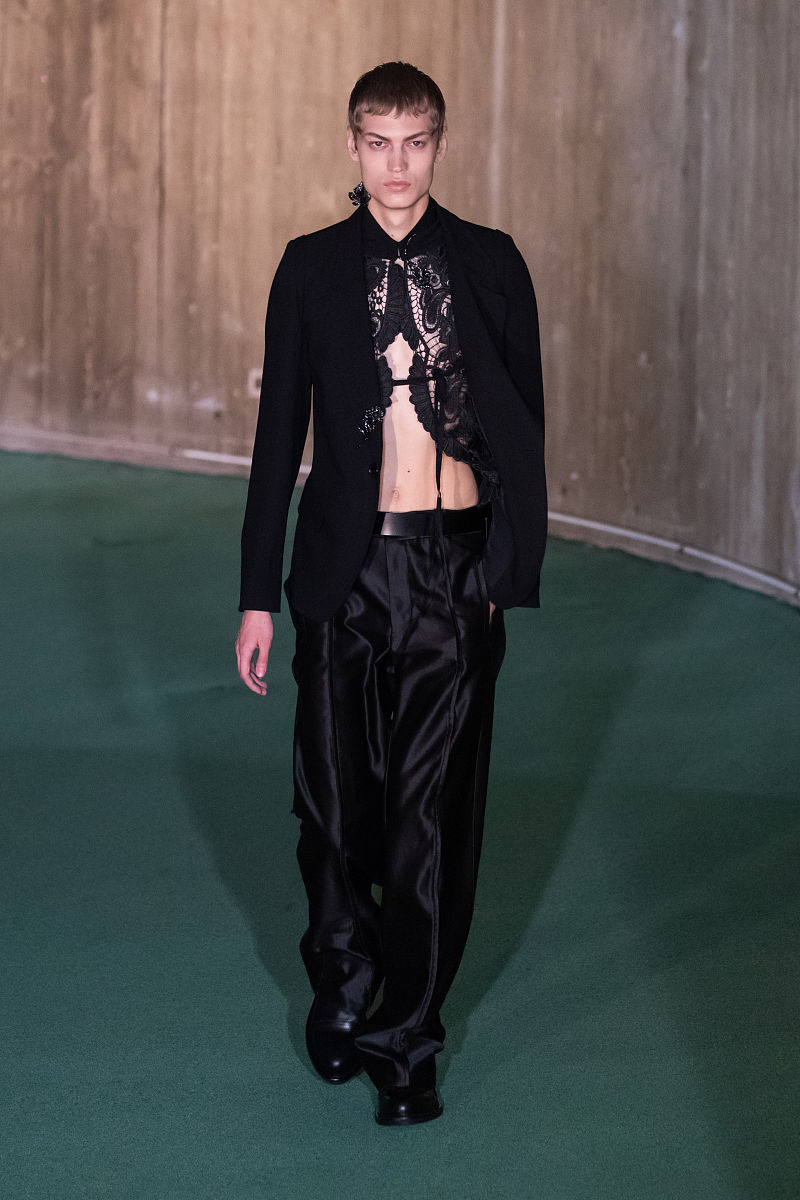 当地时间2020年1月17日,法国巴黎,2020秋冬巴黎男装周:ann demeulemee