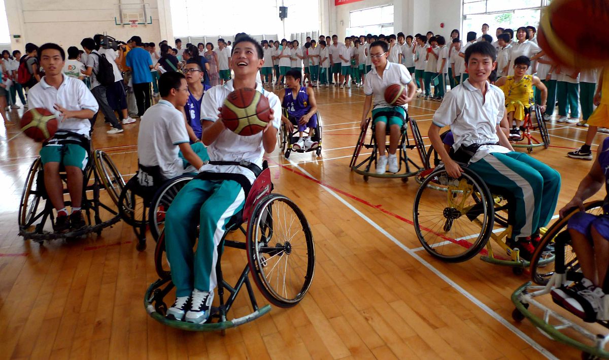 亚残运村：‘有爱无碍’，专业服务，关爱残疾人