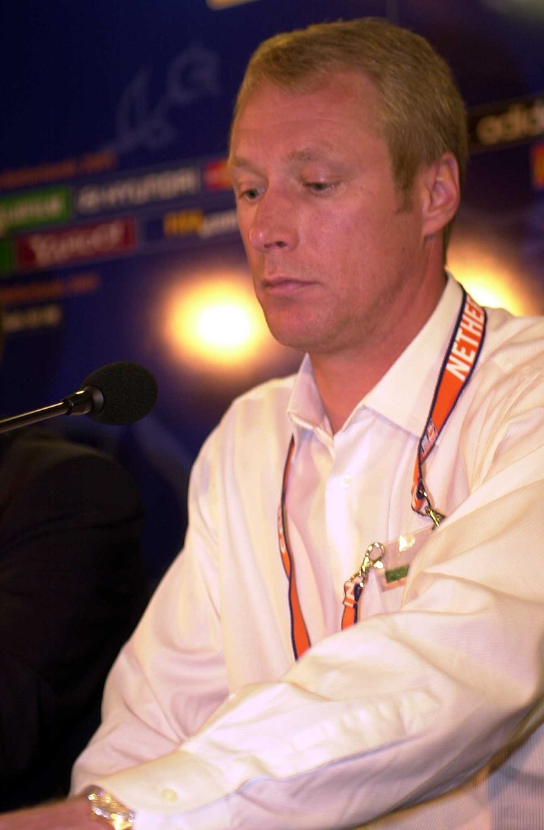 C语言宏函数和逗号运算符示例：F(a++, b++) 的输出结果