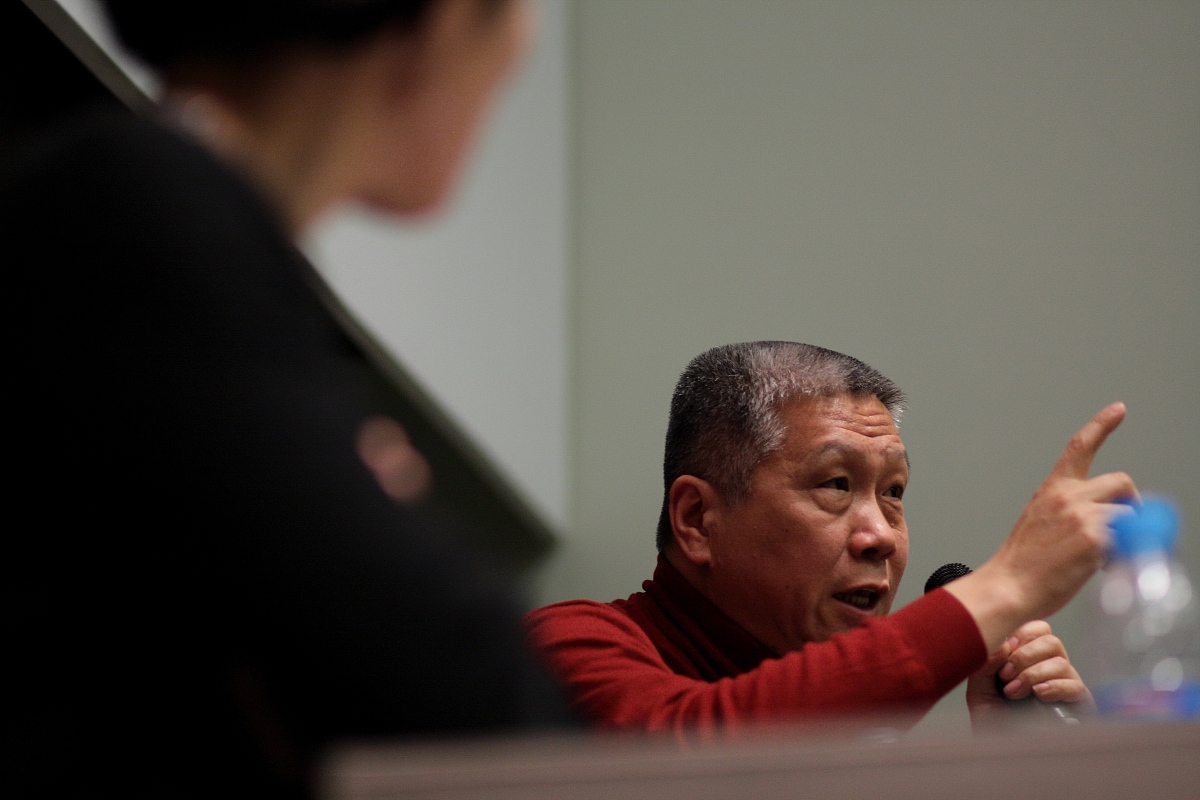 原玉薇：中国式现代化是基于中华文化的传统和中国特色的现代化反映出中国特有的人本主义思想中西不同的最大点：人与人之间的关系和距离西方崇尚自然观点科学发达。追根溯源中国式现代化植根于中国传统文化祁喜鸿：工作生活息息相关的问题要在中国式现代化理论下为伟大事业做出自己的贡献整理一下