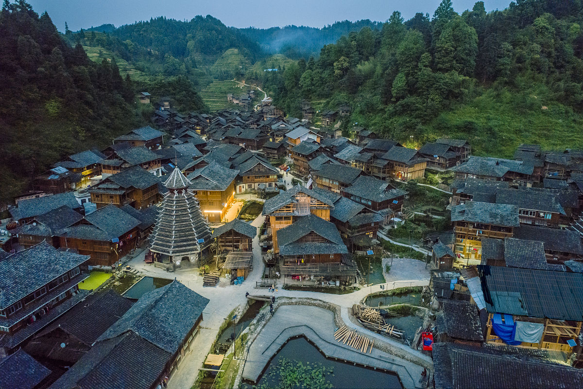 西江千户苗寨乡村振兴：传统文化赋能乡村形象