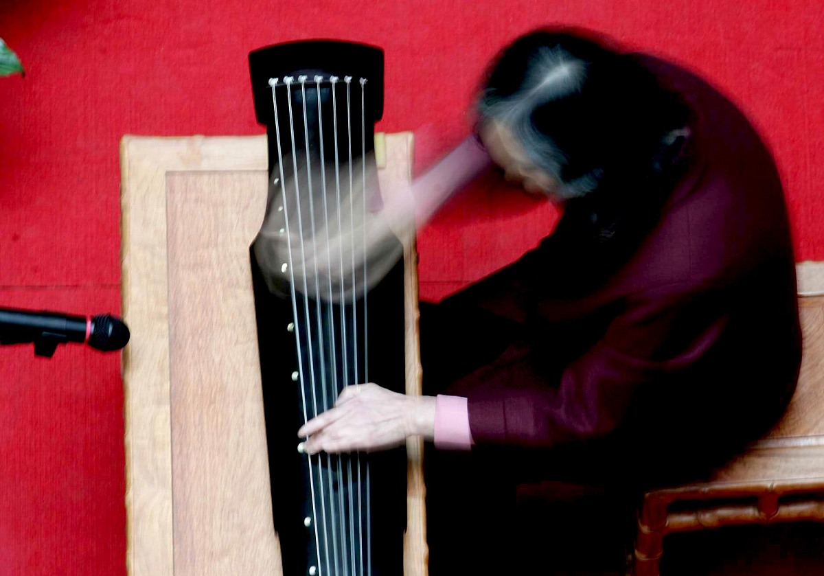 古琴：中国传统乐器之王，历史悠久，音色高雅