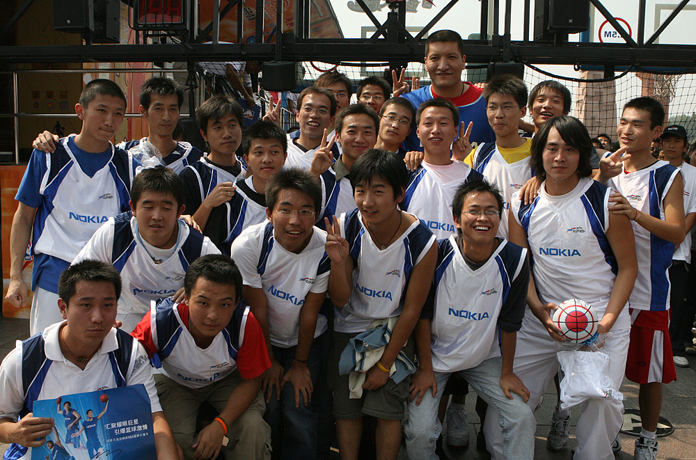 用doctor写一篇长度为十二句的中国小学生的英语