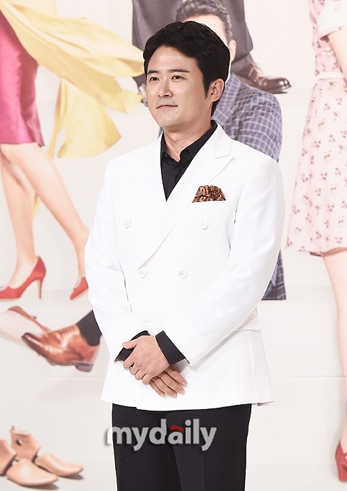 2017年8月8日,首尔, kbs2tv早间剧《盛开吧达顺》的新闻发布会在首尔