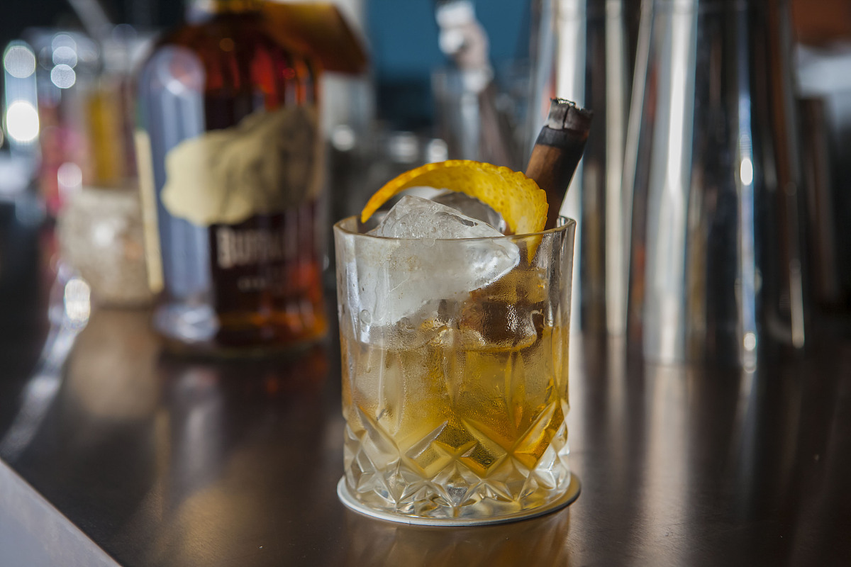 陈年琴酒：时光酝酿的醇香