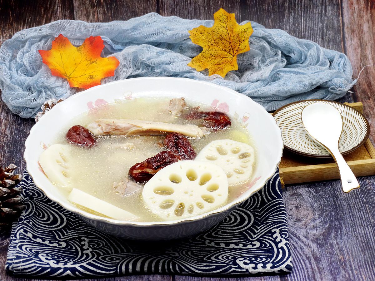 莲藕煲汤搭配大全：营养美味，功效多多！