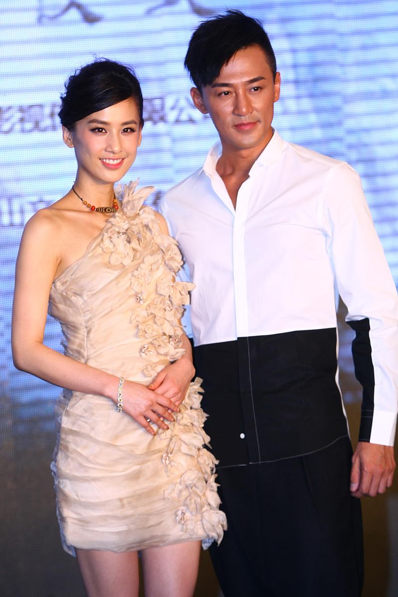 2011年8月10日,北京,电影《白蛇传说》官网启动仪式.黄圣依,林峰+++_+