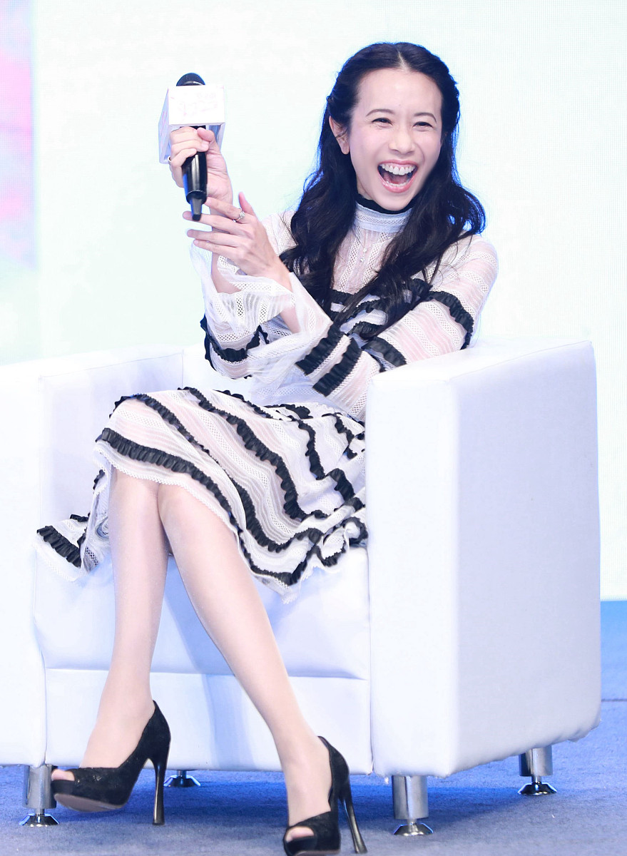 被别人注视时，你为何会转头？学会自信面对他人的目光