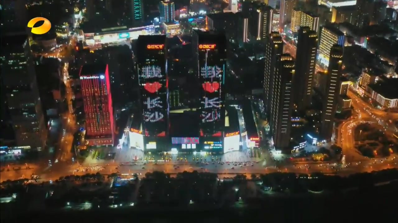 长沙的硬核美食,嗦粉、烧烤、臭豆腐,藏在街头巷尾中打卡圣地