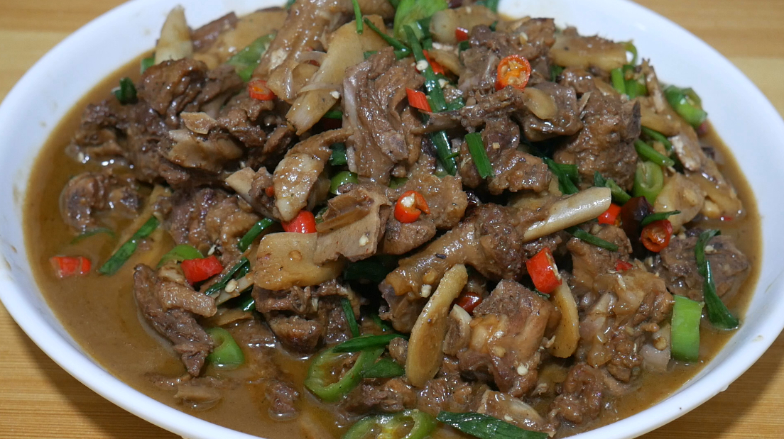 这是子姜炒鸭肉最好吃入味的做法,香辣开胃,超级下饭