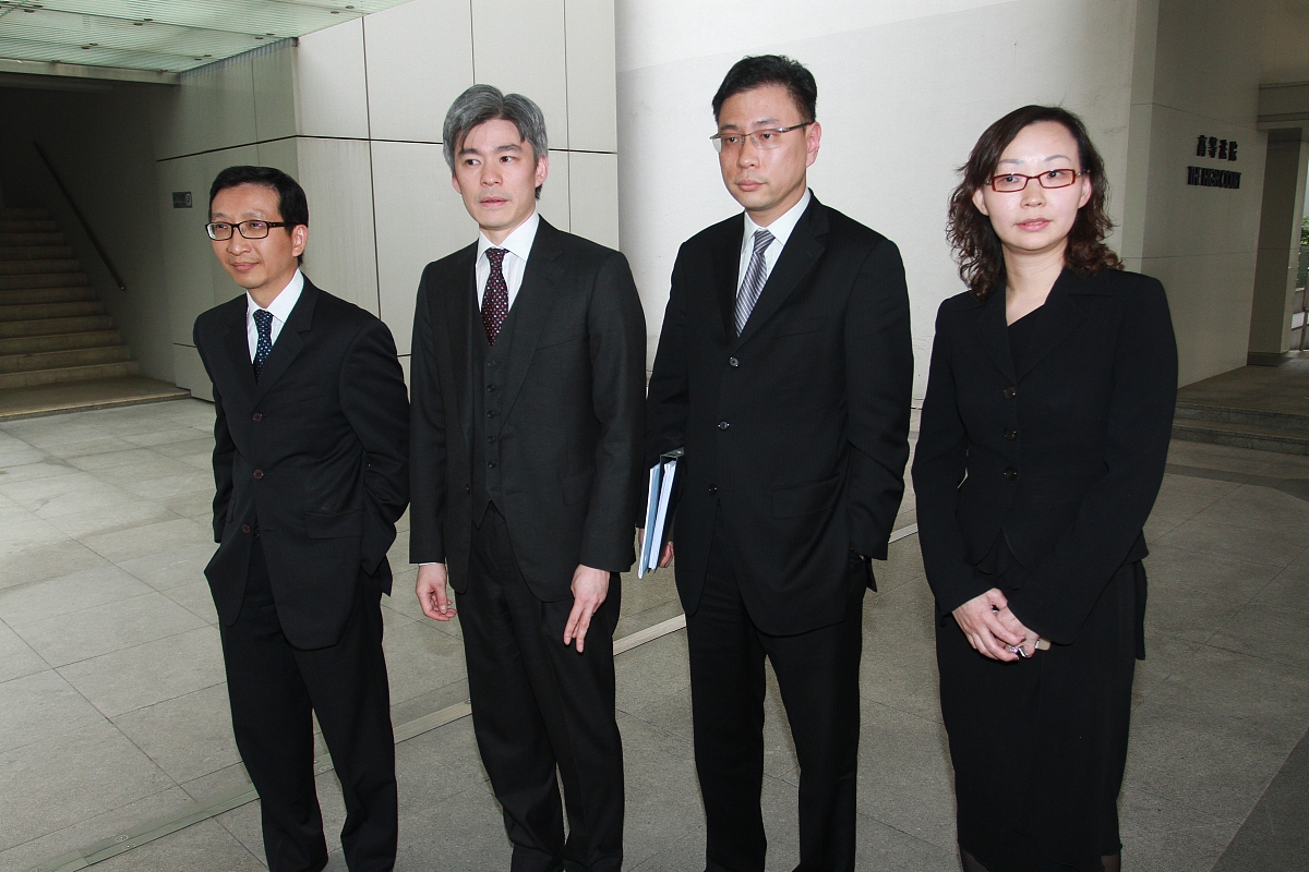 2012年8月2日,香港, 霍家争产案代表<strong>律师</strong>上庭.***_***