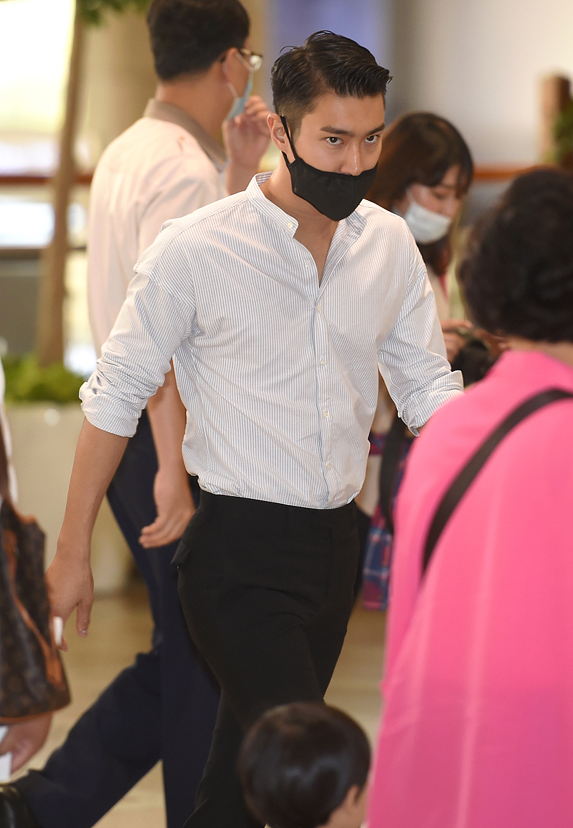 2015年7月6日讯,首尔,当地时间7月4日,sm娱乐公司旗下明星赴日本办演