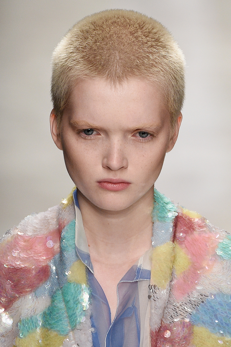 2015年9月25日讯,米兰,当地时间25日,2016米兰春夏时装周:blumarine 