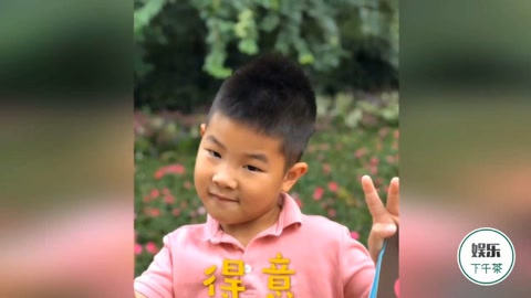 胡可分享小鱼儿表情包九宫格,既灵动又搞笑