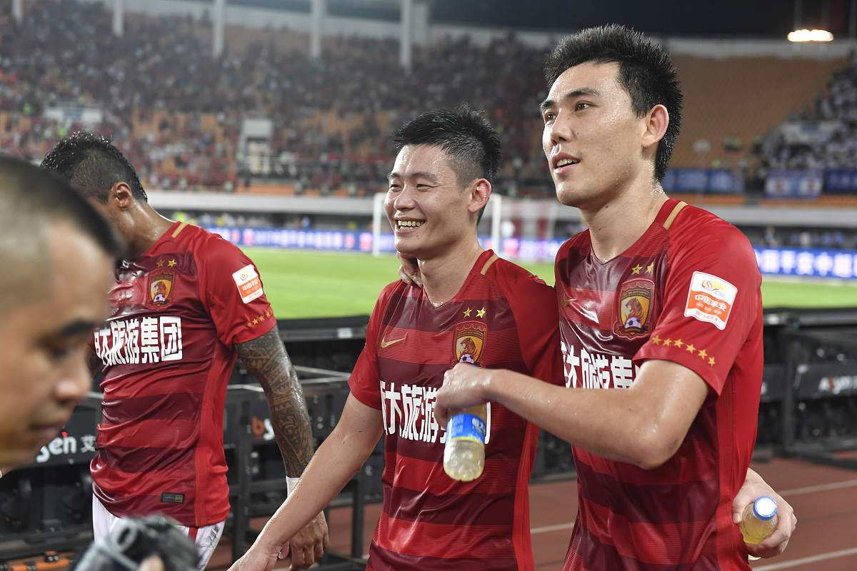 2017中超第20轮:广州恒大淘宝3-0天津泰达 赛后谢场