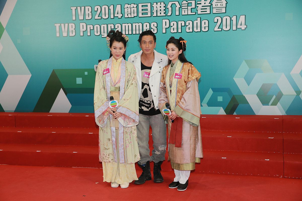 以《咱们穿越吧》：穿越历史探寻文化为题写一篇1200字文章