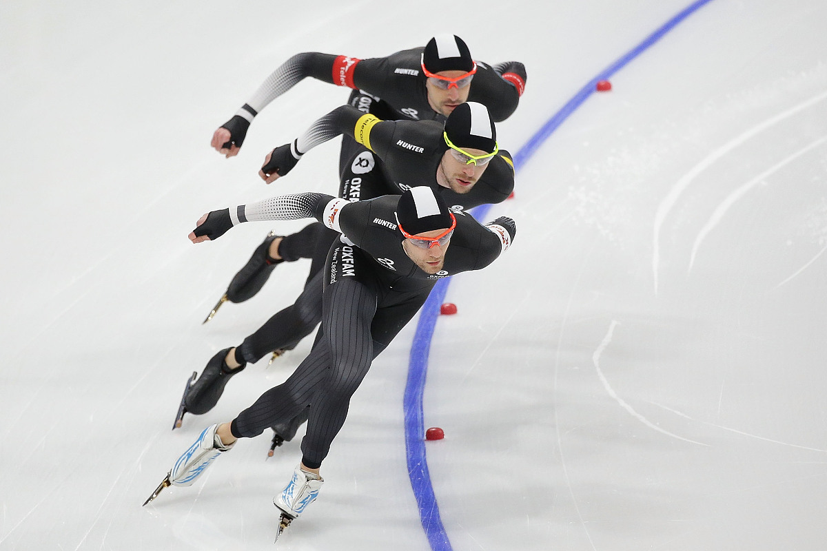 三年级数学：速度与时间练习题及解答（300字）