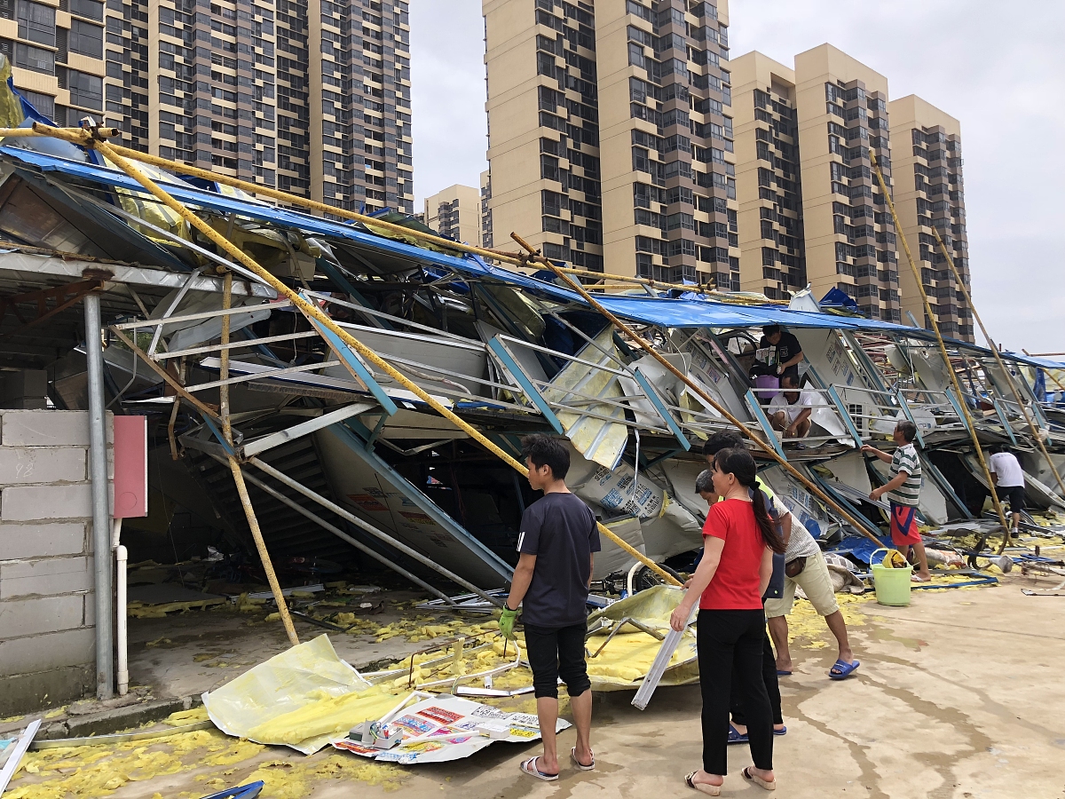 chatGPT你在宿舍的电饭锅违反规定被辅导员没收了请写一篇两千字的检讨。你在宿舍的电饭锅违反规定被辅导员没收了请写一篇两千字的检讨。