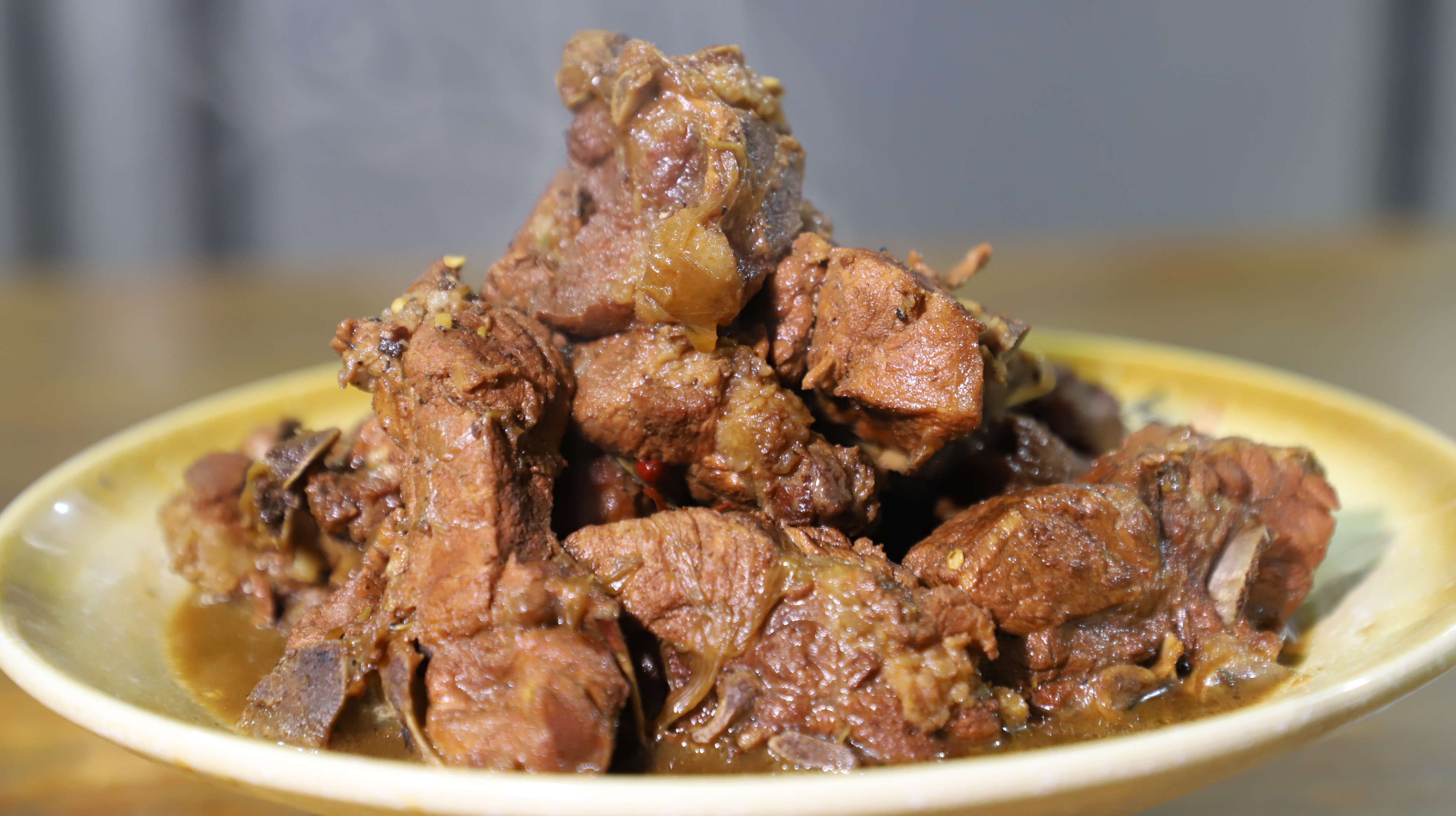 大骨头怎么卤?大厨把卤肉配方分享给你,味道清香自然,收藏了