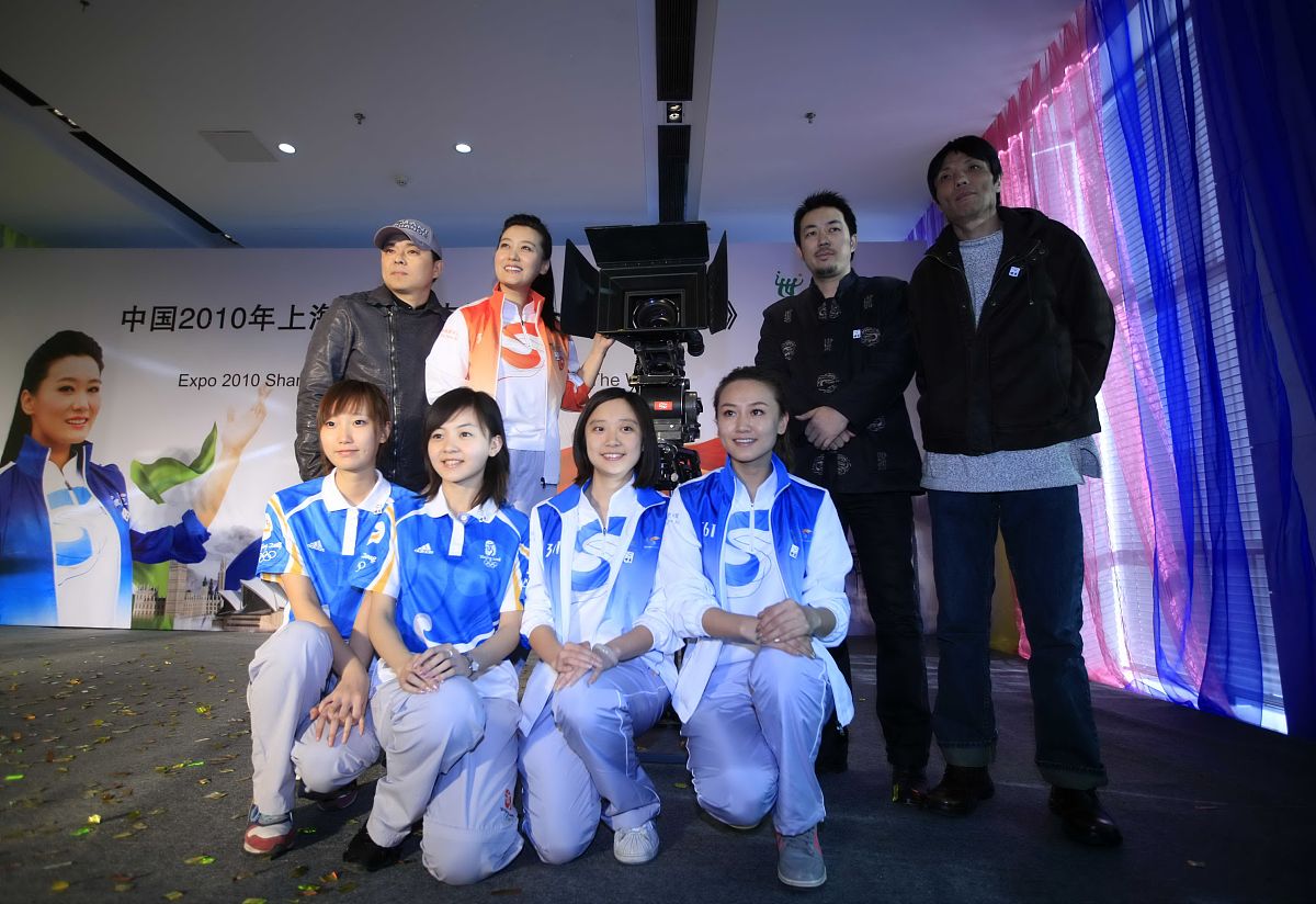 2010年3月16日,北京,中国2010年上海世博会志愿者主题歌《世界》mv开