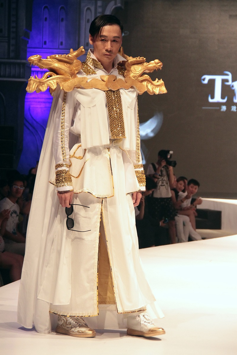 一个人物一共可以穿戴5个部位的时装分为头左手右手左脚右脚时装分为低级时装和高级时装低级时装可以合成高级时装1个低级时装合成1个高级时装概率202个低级时装合成1个高级时装概率40合成失败低级时装会消失合成的高级时装部位随机以此类推如果五个部位都要穿戴高级时装应该采取怎样的合成策略所需要的平均低级时装最少