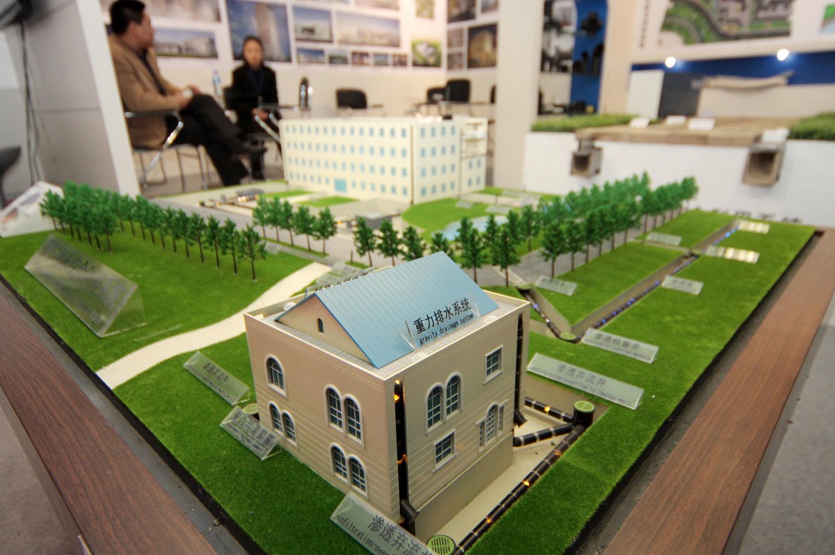 建筑环境对居民绿色出行行为的影响研究 - 结构方程模型分析