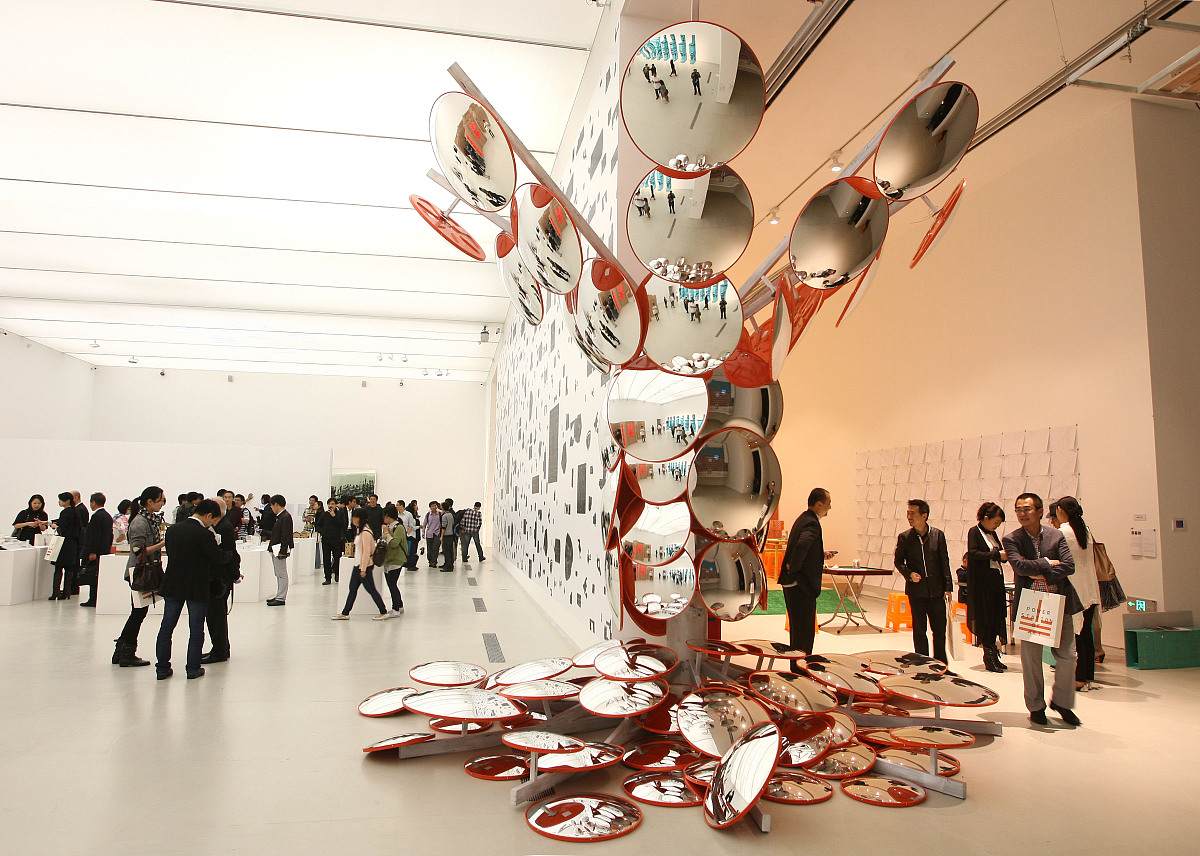 现代主义时期以来视觉造型艺术重要发展时期作品的风格与内容变化承载了哪些重要文化 信息？1000字
