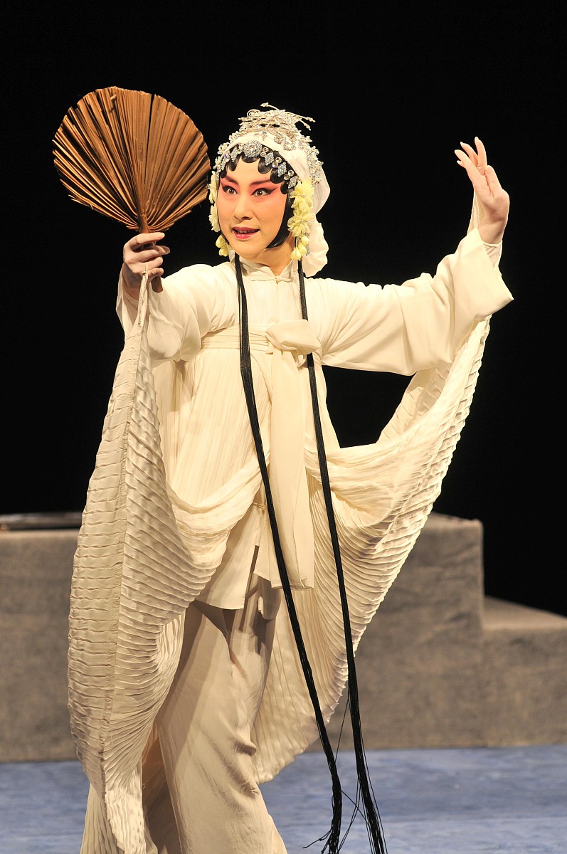 2010年3月21日,南京,江苏省昆剧院根据清代版本改编玄幻而浪漫的大型