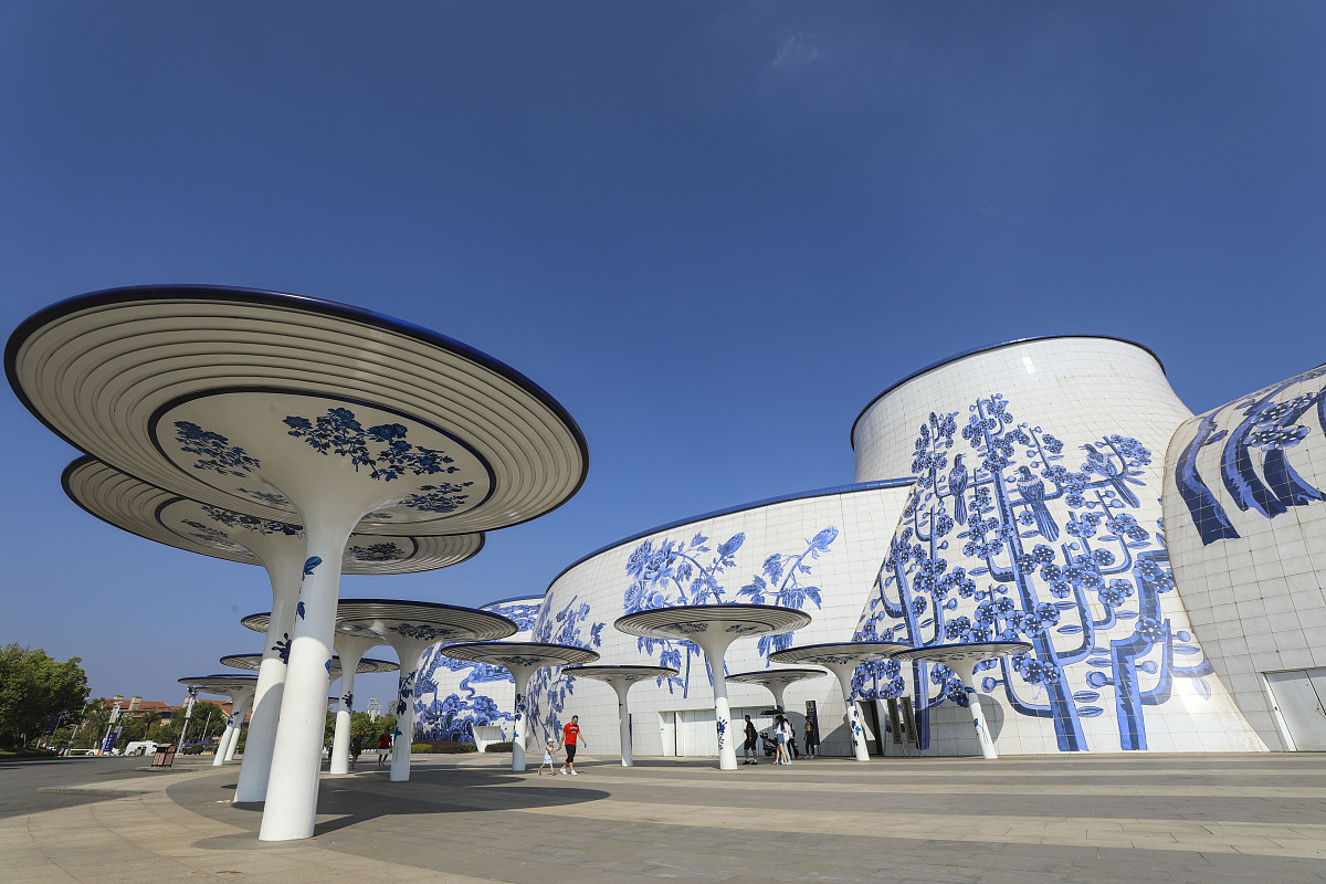 青花瓷城市：历史与未来交织的艺术品