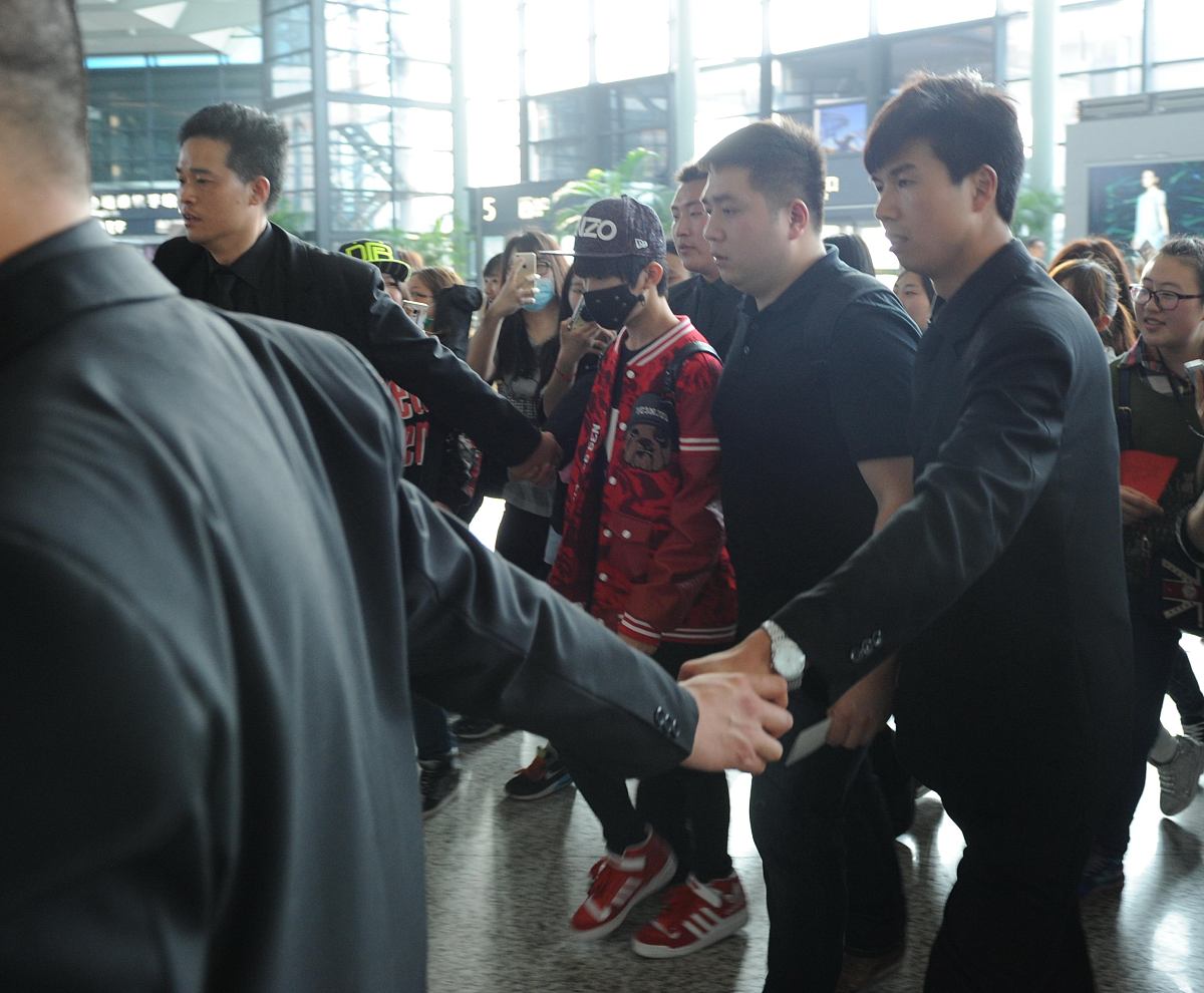 2024春晚节目单：王一博、易烊千玺、李宇春领衔，周杰伦云端献唱？