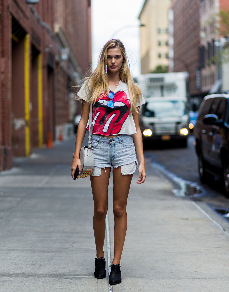 十句描述男士破坏牛仔短裤的话