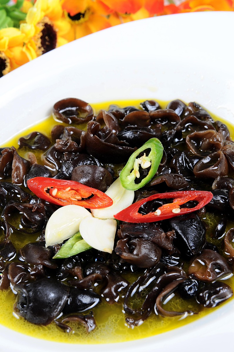 请帮我写1篇600字博客文章主题是：黑木耳炒肉