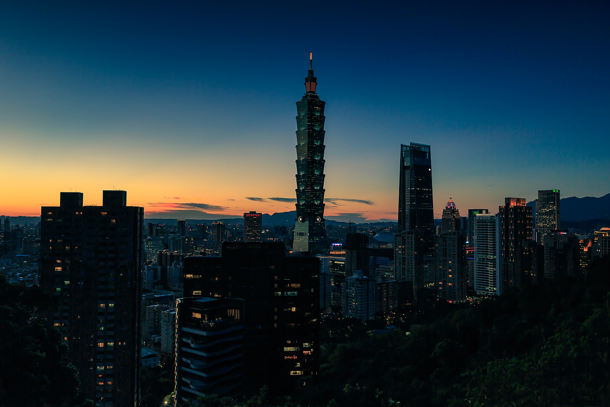 2018年9月18日,台湾,台北夜景.***_***位于台北市区的象山是俯瞰城市