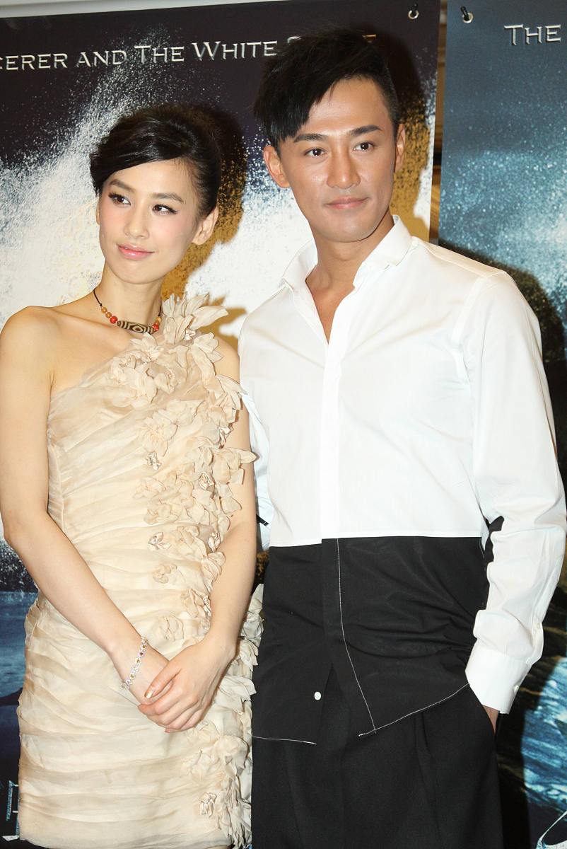 2011年8月10日,北京,电影《白蛇传说》官网启动仪式.***_***黄圣依,林