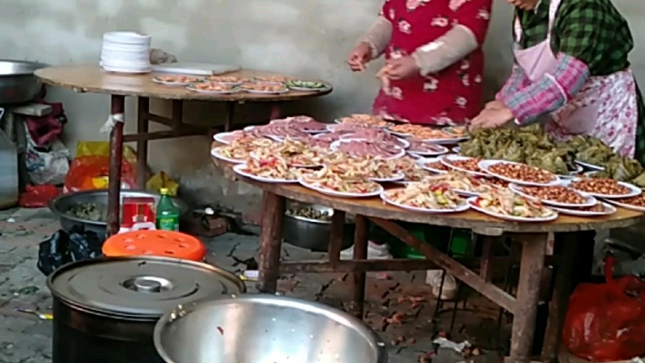 实拍:皖北农村结婚菜品丰富劲歌爆舞,一桌堪比五星级饭店的饭菜