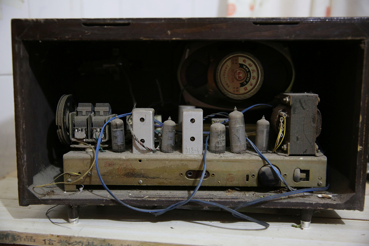 请根据HX108J晶体管收音机的安装与调试写一篇1500字的实训报告