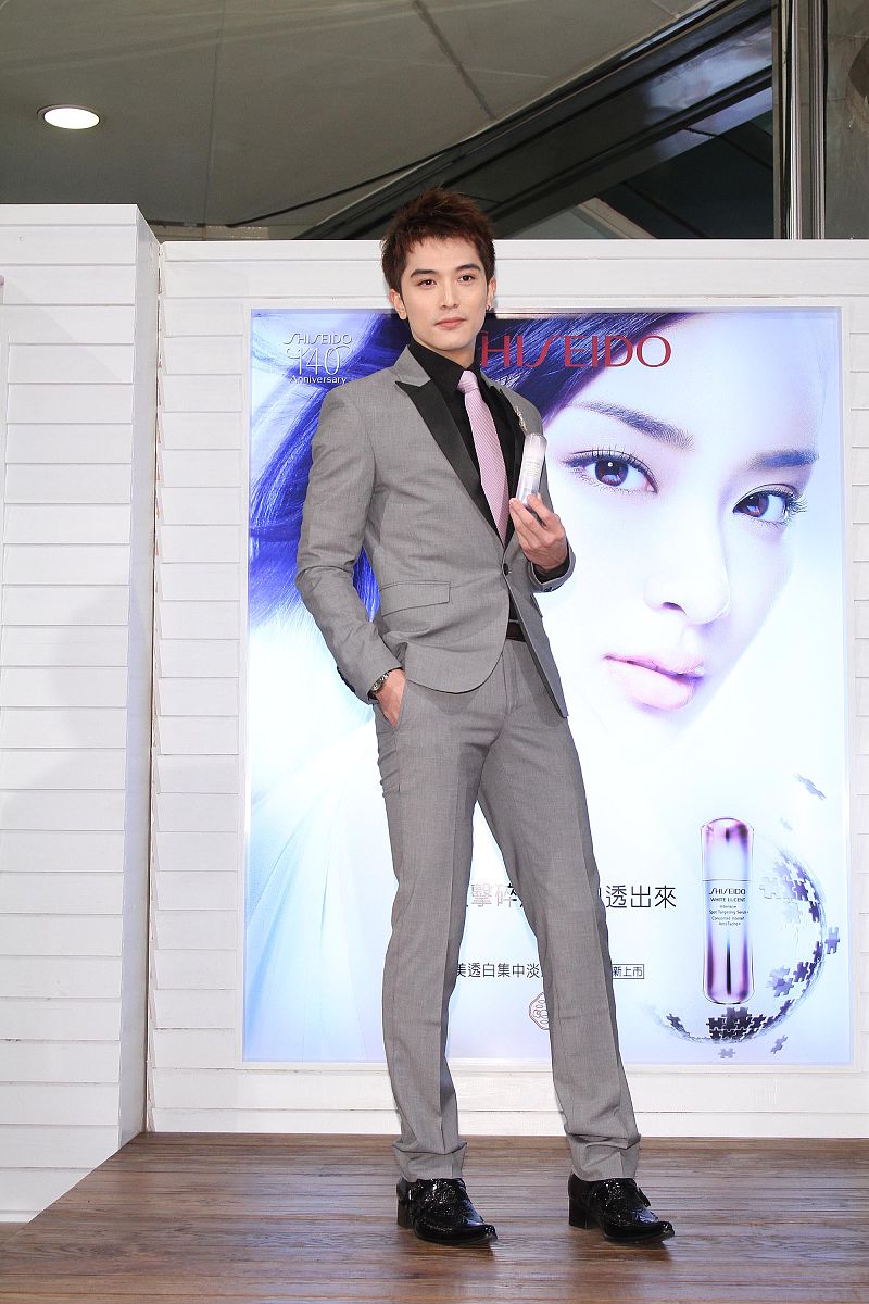 成毅巴黎时装周浪凡待遇预测：重视、合作、特别照顾？