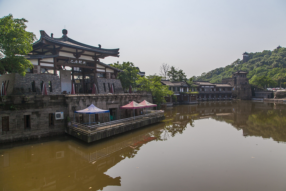 广安第一职业技术学校2021年招生专业：汽车、机械、电子信息、建筑等