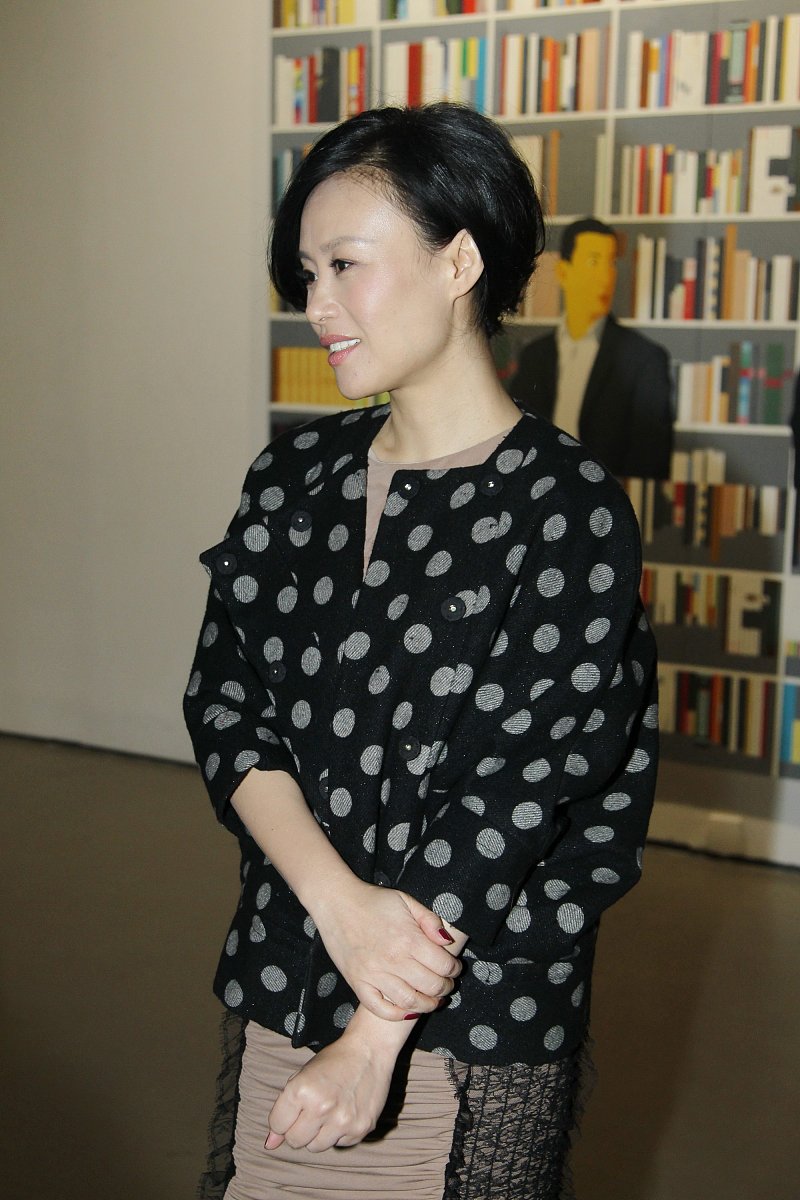 2011年12月18日,北京,"重新定义-'70后'艺术中的质疑精神"画展举行.**