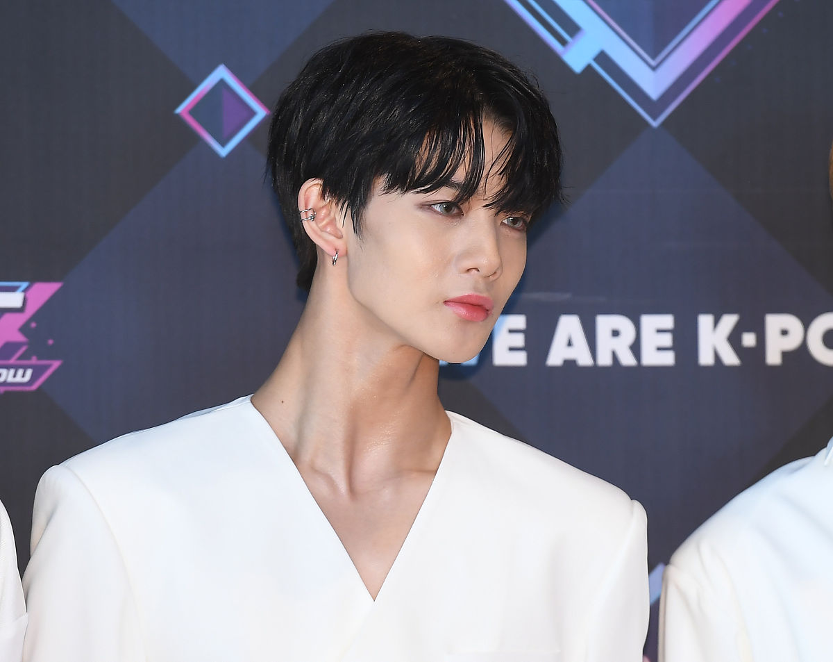 2019年8月22日,韩国首尔,明星参加《m倒计时》彩排.jinyoung of cix p