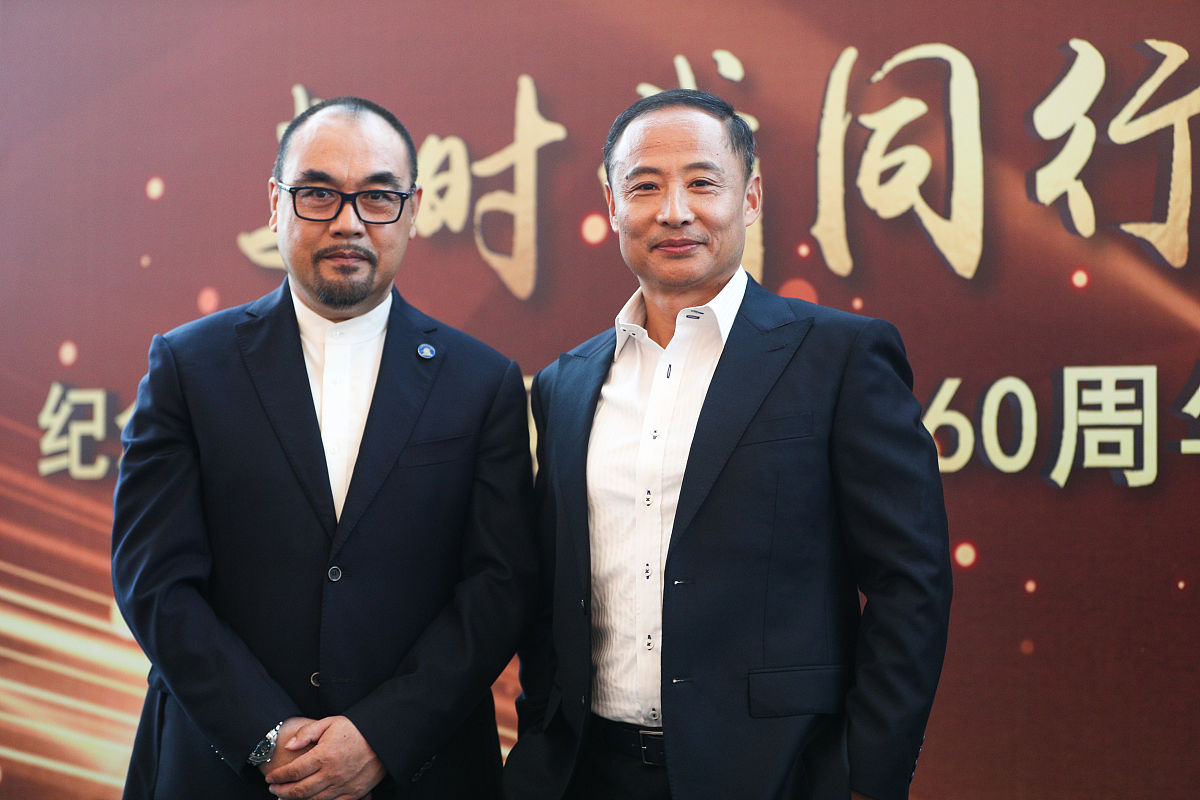 对《水浒传》中鲁智深进行人物分析全文大概8000字左右