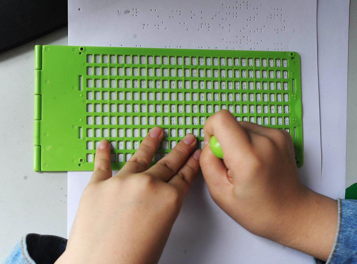 青岛市媒体曝光求助热线：0532-83777888，为百姓排忧解难